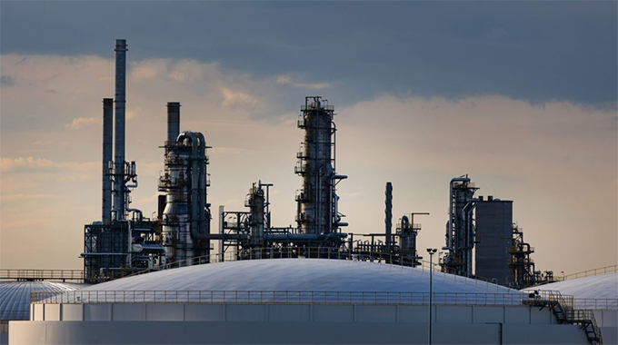 Oil edges lower, China Covid-19 cases swell