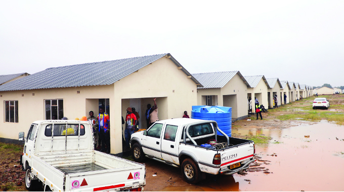 President commissions 600 housing units