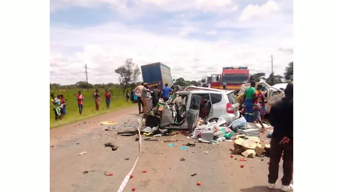 6 perish in horror crash
