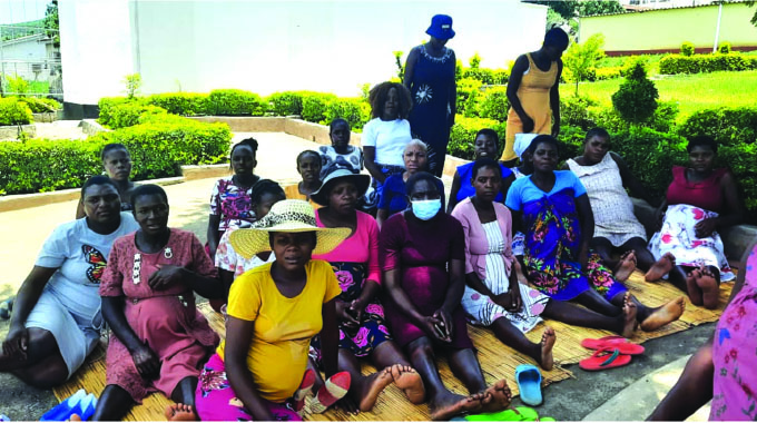 Early booking improves detection of HIV in mothers and babies