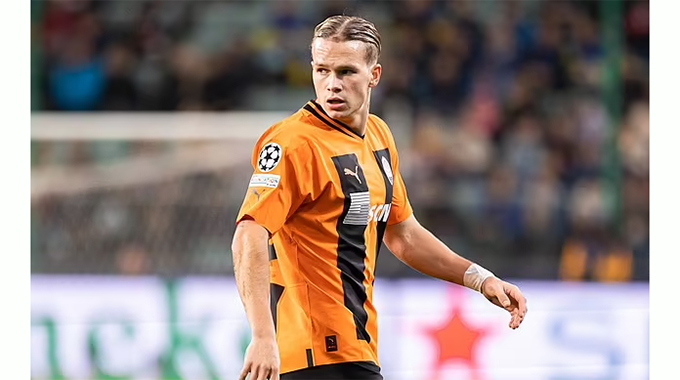 Arsenal agree personal terms with Mudryk