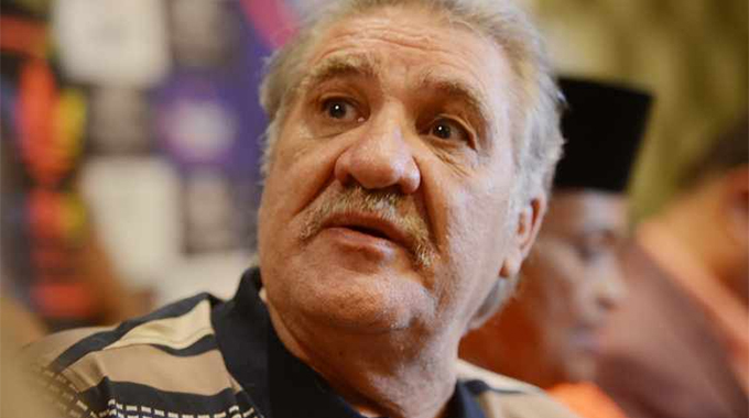 Former world heavyweight boxing champ Coetzee dies