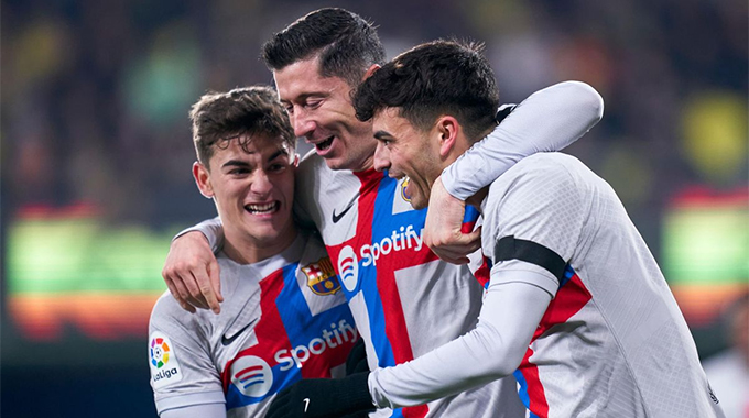 Barcelona open up 11-point lead
