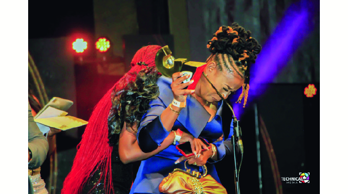 Arts ministry applauds awards show