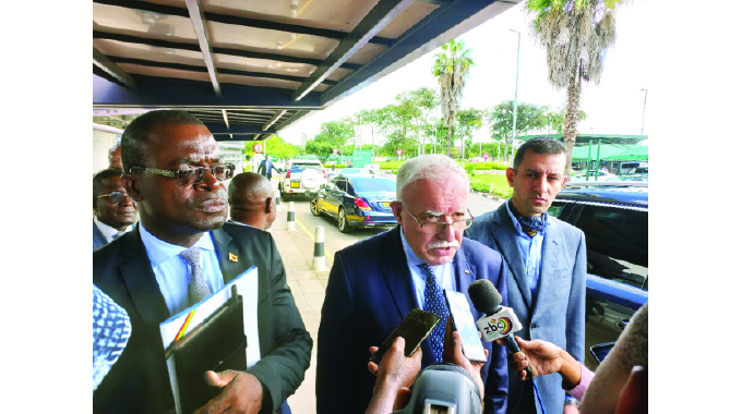 Palestine backs Zim against sanctions