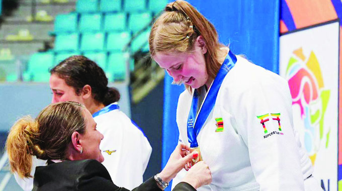 Pretorius picks up gold in Tunisia