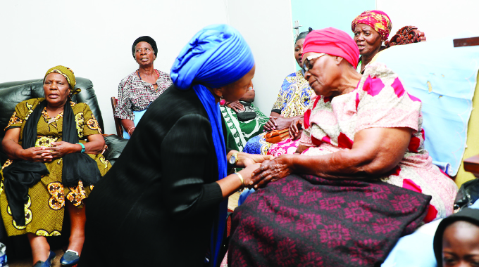 National hero status for businessman Mucheche