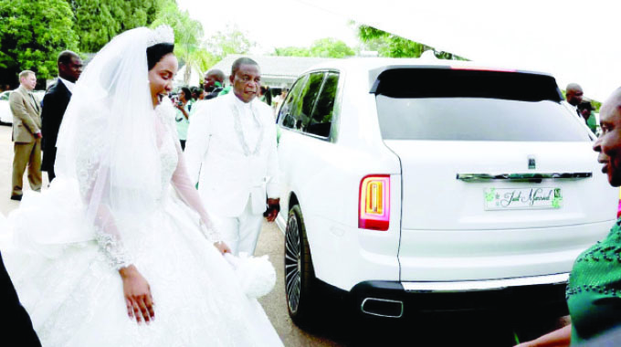 Presidential praise for VP Chiwenga