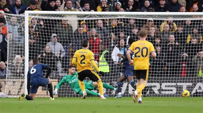 Wolves punish sloppy Chelsea