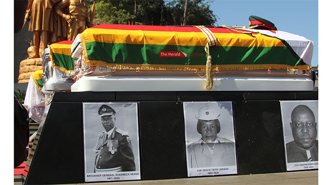 Three national heroes buried