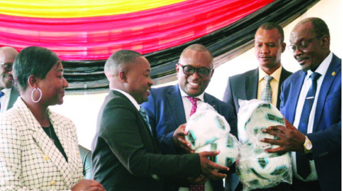 VP Mohadi urges cooperation on sports facilities