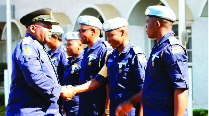 5 officers return from UN mission