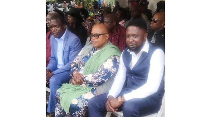 Former CIO boss Mupanduki buried