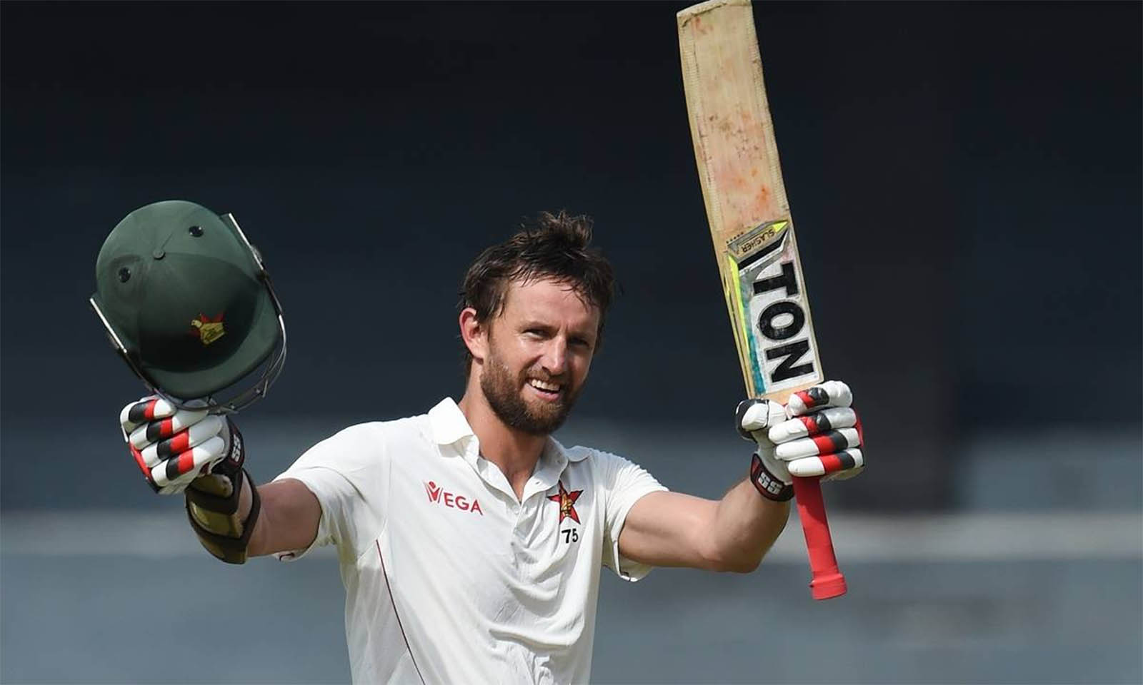 Ervine rues missed catches