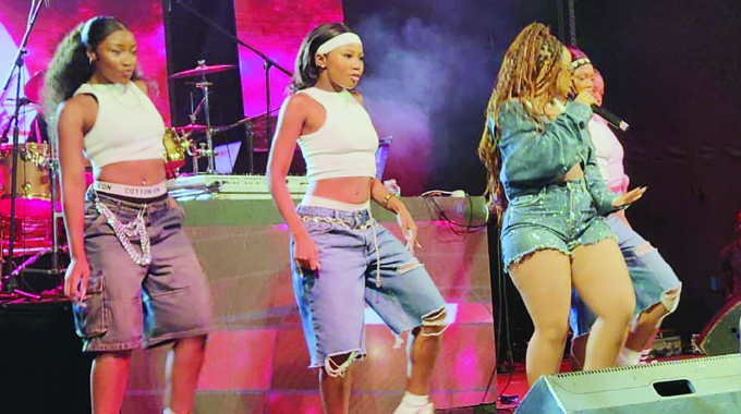 ShaSha dazzles at Coca-Cola Unplugged