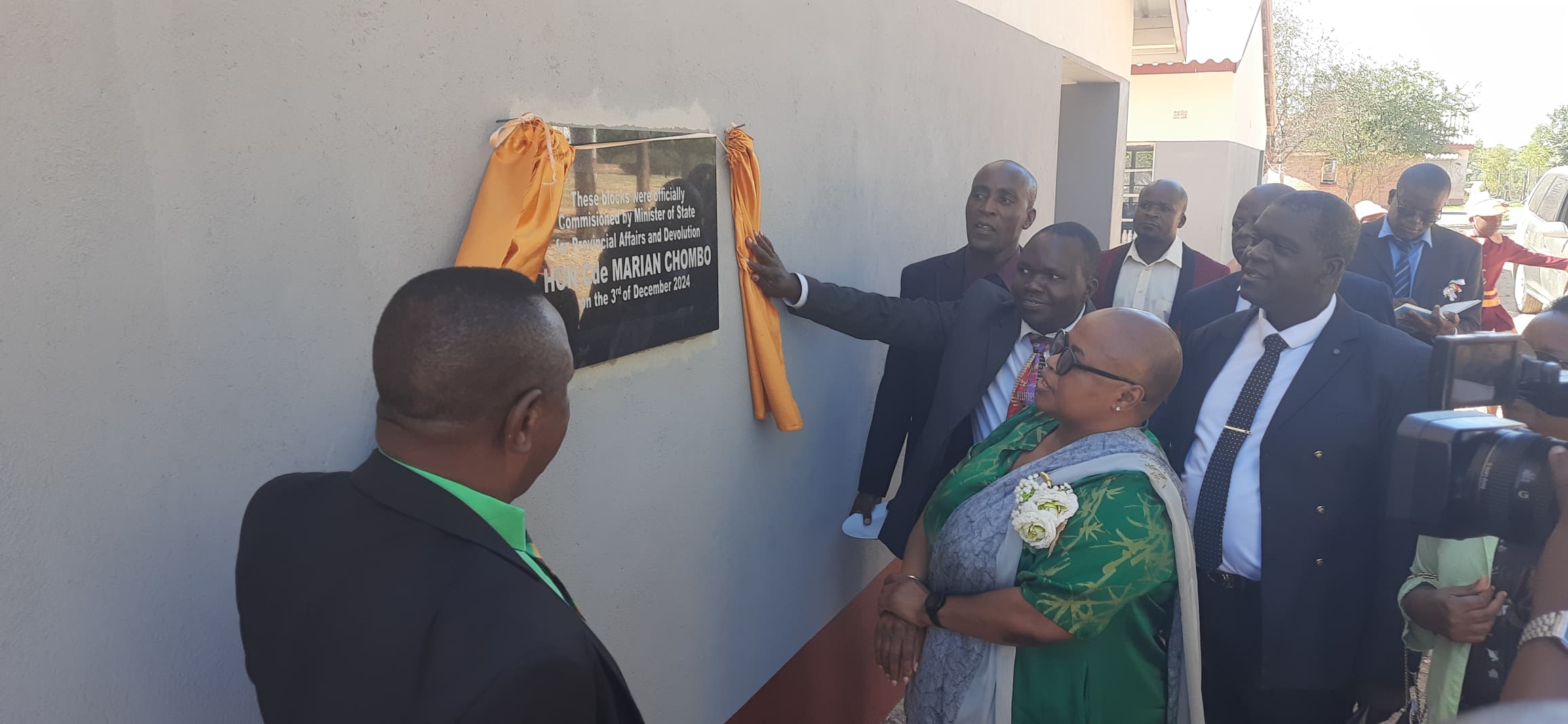 Minister Chombo commissions classroom blocks
