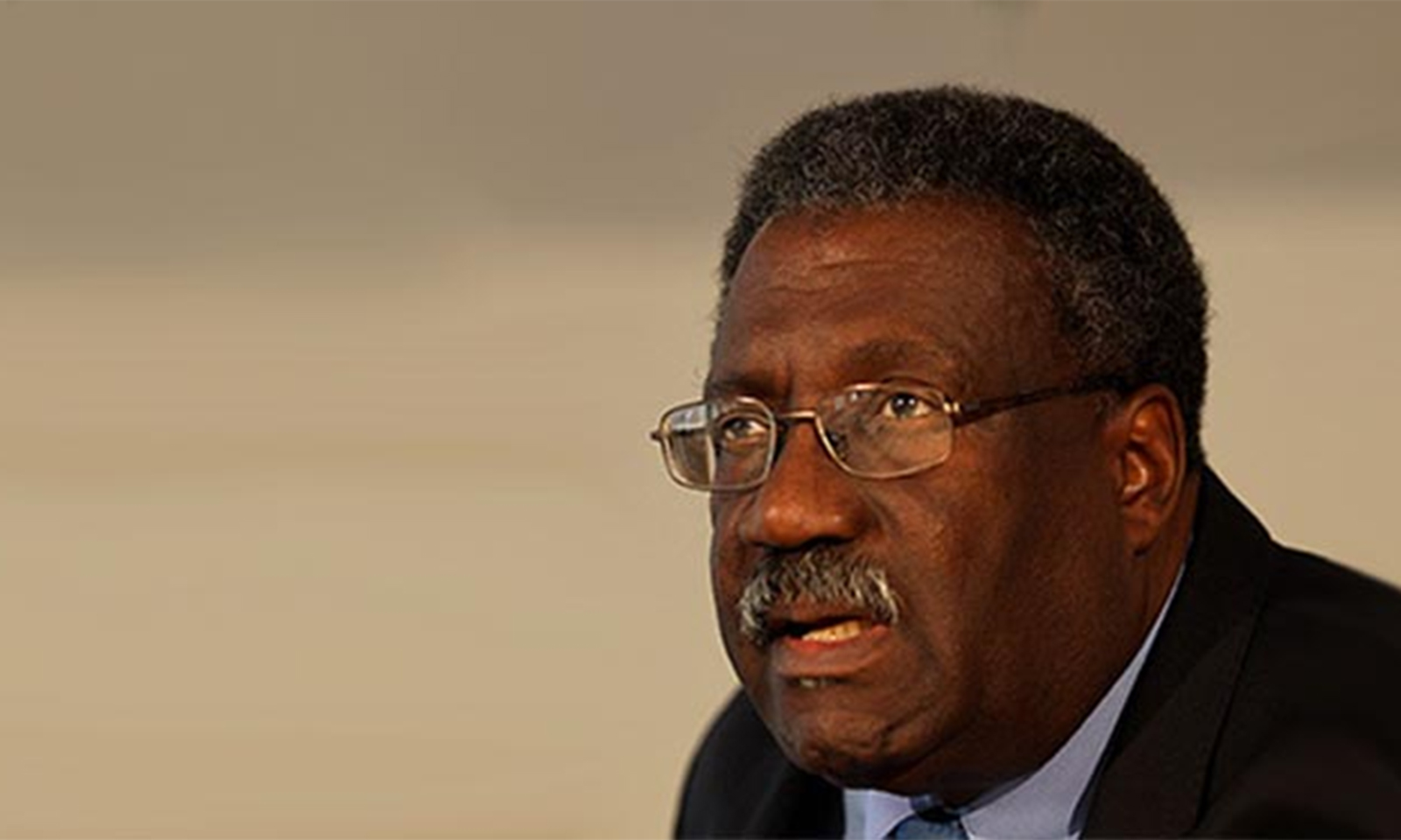 Lloyd scoffs at two-tier Test structure