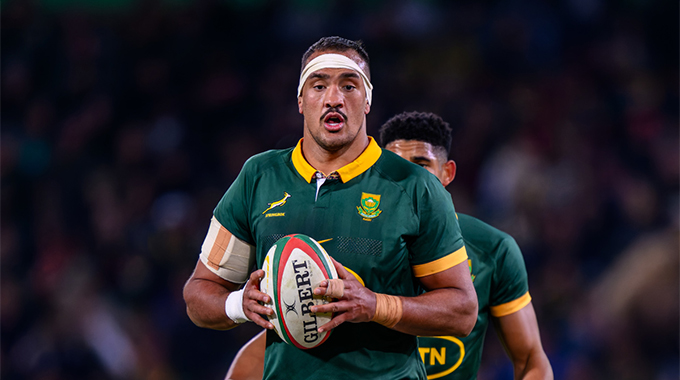 Roche gets first start as Roos returns for Stormers