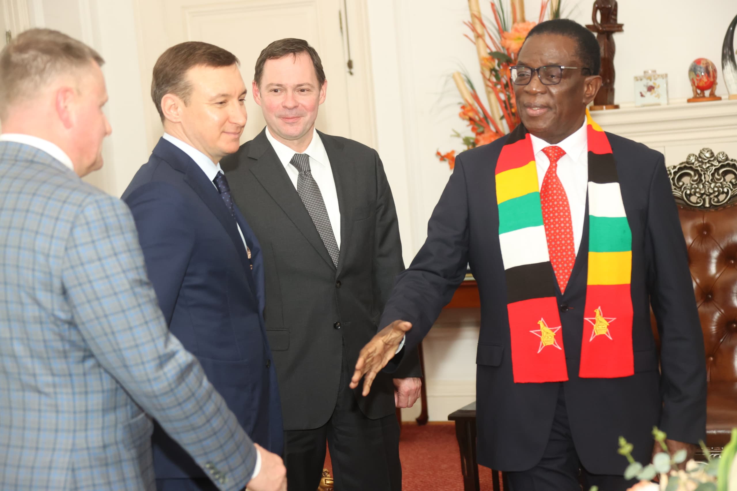 President Mnangagwa meets Alrosa delegation