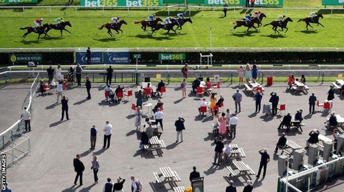 Racing ‘faces £300m loss’ without spectators