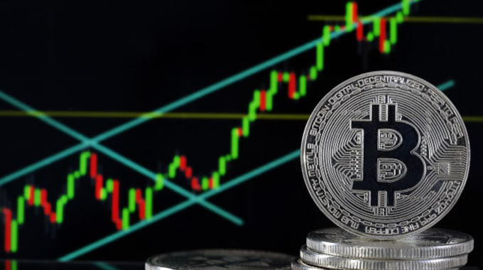 Bitcoin advances above $18 000 as it retraces record 2017 surge Vildana Hajric and Elena Popina
