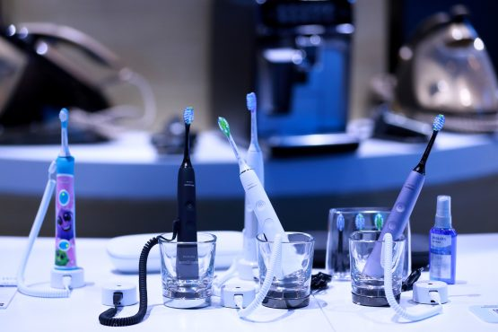Philips to cut 6 000 more jobs as product recall costs mount