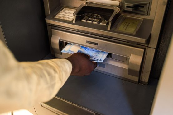 End to Nigeria currency peg causes biggest fall in naira’s history