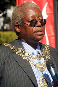 Councillors accuse mayor’s family of abusing authority