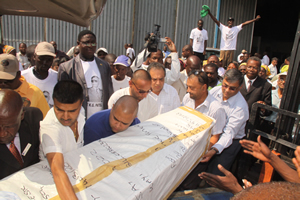 Hundreds welcome Patel’s body