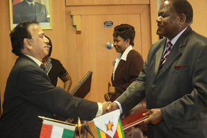 Zimbabwe, India sign computer-aided education MOU