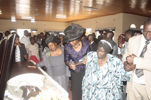 Thousands mourn Evangelist Chiweshe