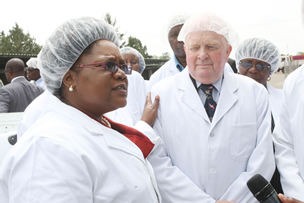Irvine’s slaughtering 200 000 chickens per week, VP Mujuru told