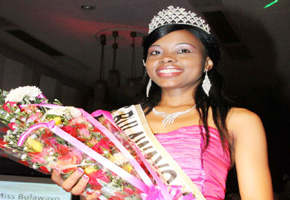 Former beauty queens bemoan Dhlakama’s predicament