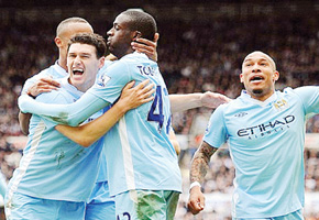 Man City move closer to title