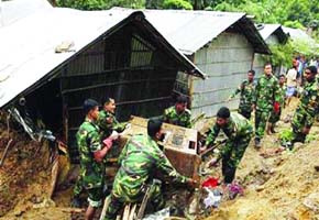 70 dead, 200 000 stranded in floods