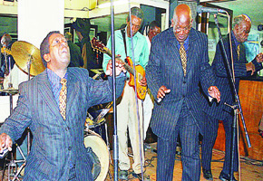 Jeys,Cool Crooners to share stage