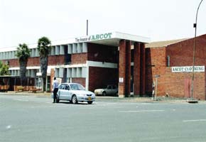 Ascot Clothing turns to Govt