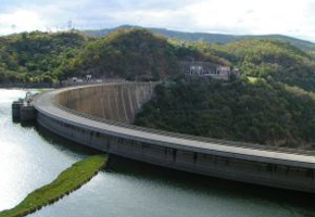Kariba Dam wall cracking