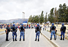 SA farmworkers’ strike turns violent
