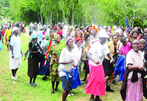Renco Mine workers’ wives strike