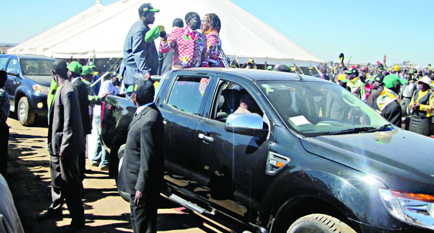 ‘Hold on to Zim dollars’