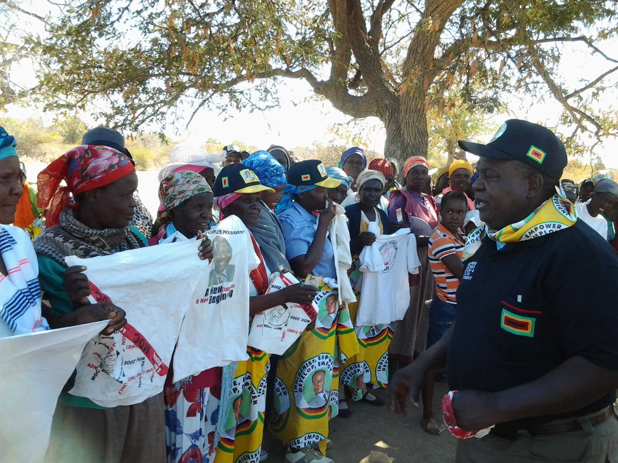 45 MDC-T members defect to Zanu-PF