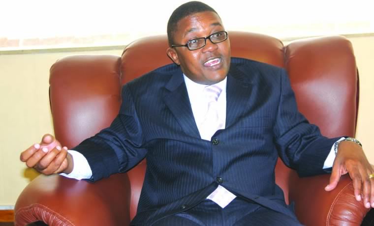 Mzembi defies Mahofa