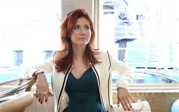 Russia ex-spy offers to marry Snowden