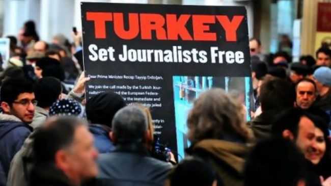Over 200 journalists still jailed worldwide