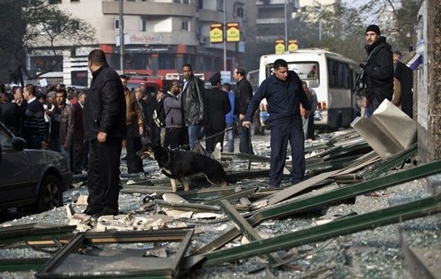 Cairo rocked by deadly bomb attacks
