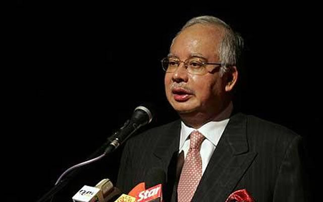 Malaysia under fresh fire over missing plane