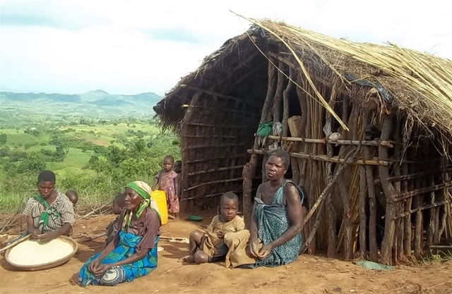 Fighting displaces thousands in Mozambique