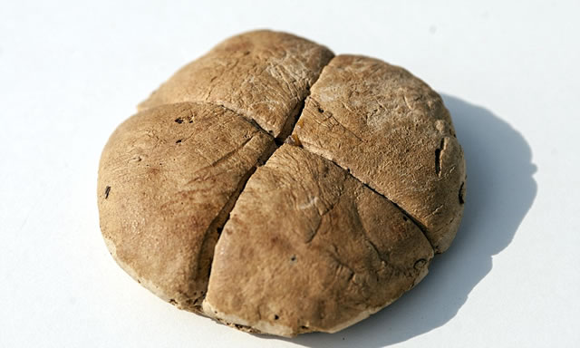200-year-old hot cross bun still looks fresh