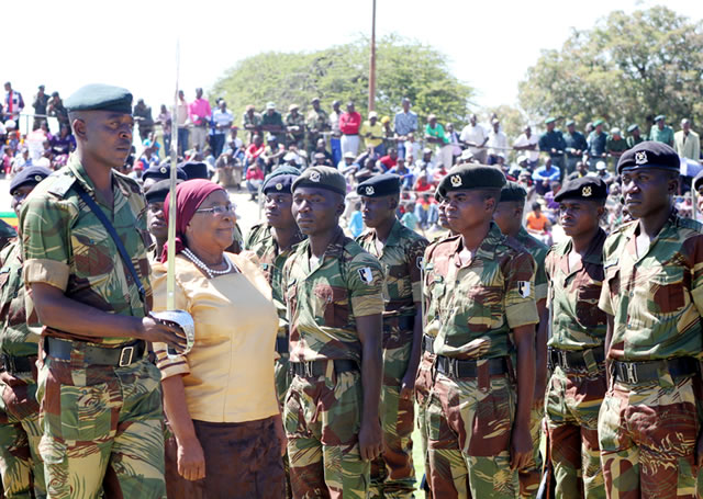 Thousands celebrate 34 years of freedom